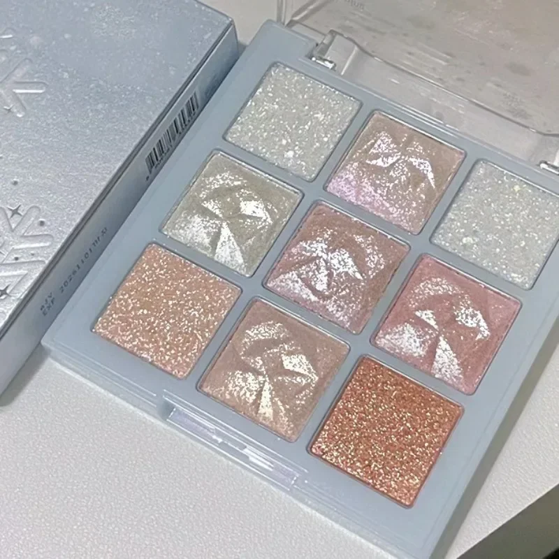 Paleta topperowych cieni do oczu